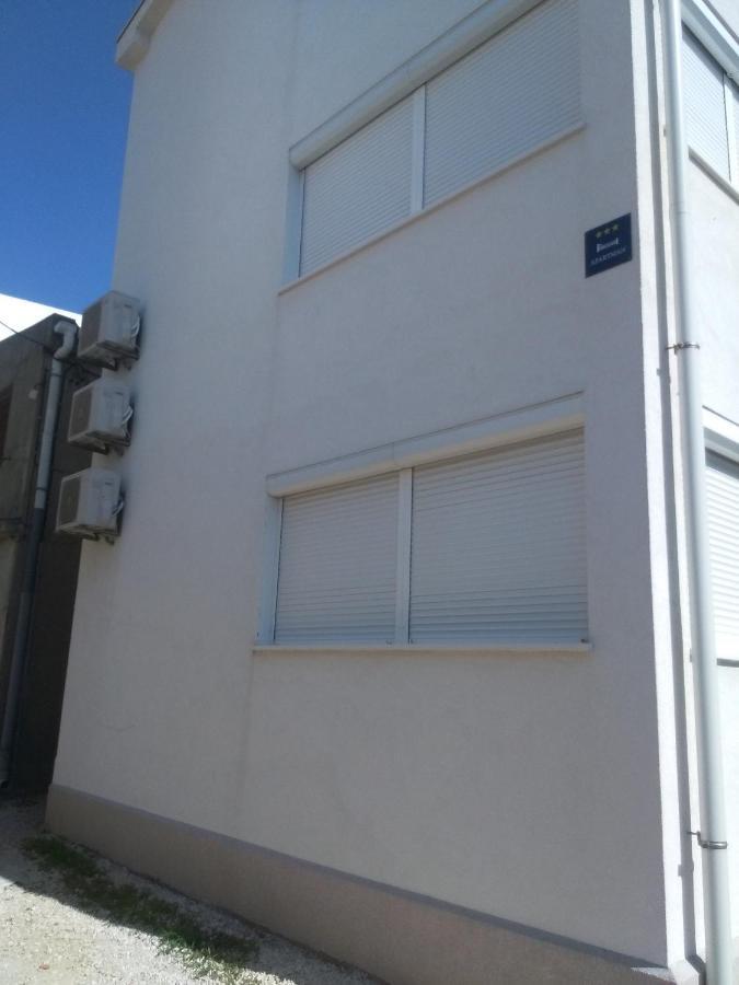 Apartments By The Sea Pag - 11778 パグ エクステリア 写真